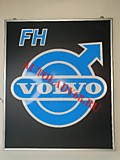 Табличка светящаяся в спальник Volvo (синий логотип) 24v